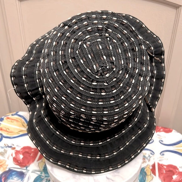 Sun ‘N’ Sand- Posable Brim Sun /Shade Hat w/ Beaded Flower Trim-Packable-OS - Picture 4 of 6